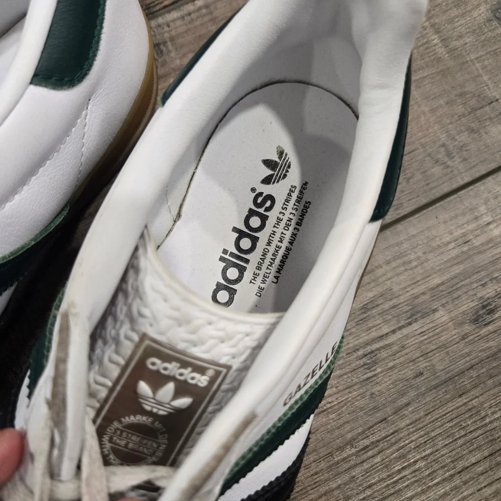 Adidas Gazelle White Green Black Gum Sole Leather Sneakers IE2957 Womens 8.5